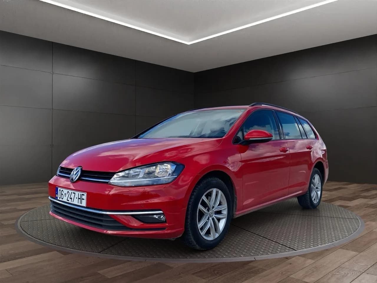 VW Golf 7.5 2.0 TDI Comfortline — foto 1 nga 9
