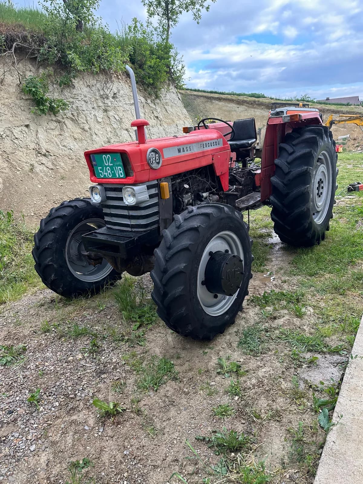 Massey Ferguson 188 — foto 1 nga 8