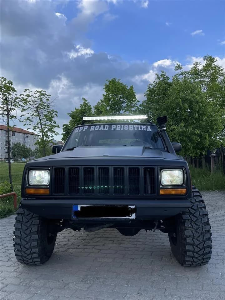 Jeep Cherokee 3.0 — foto 2 nga 8