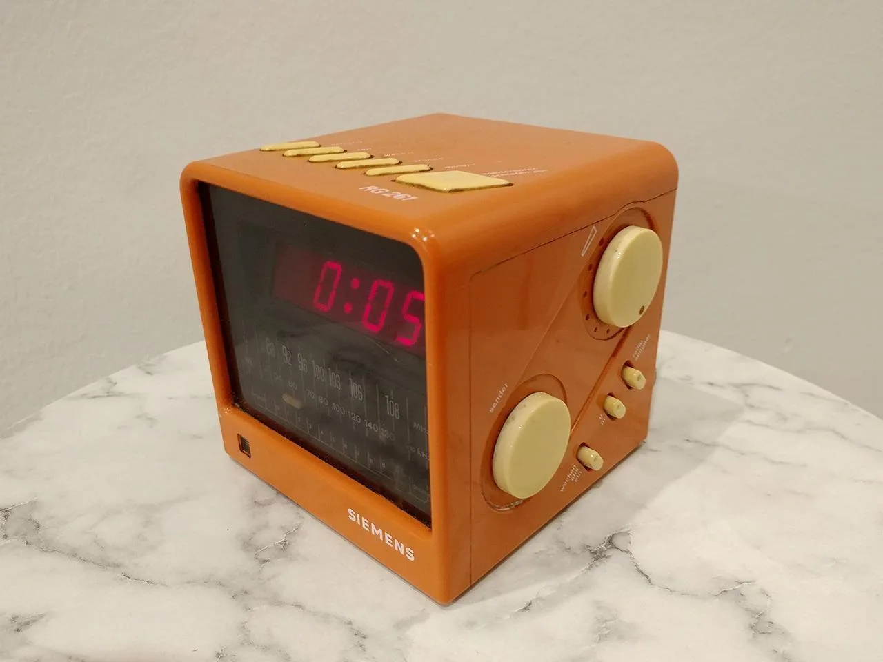 Radio SIEMENS - 1983 — foto 1 nga 4