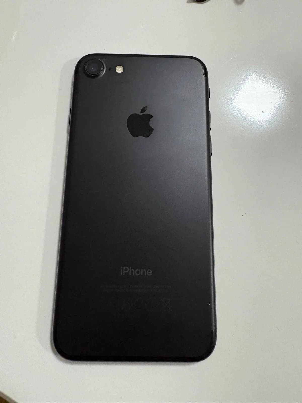 iPhone 7, 32 GB, 81% Battery Health — foto 1 nga 6