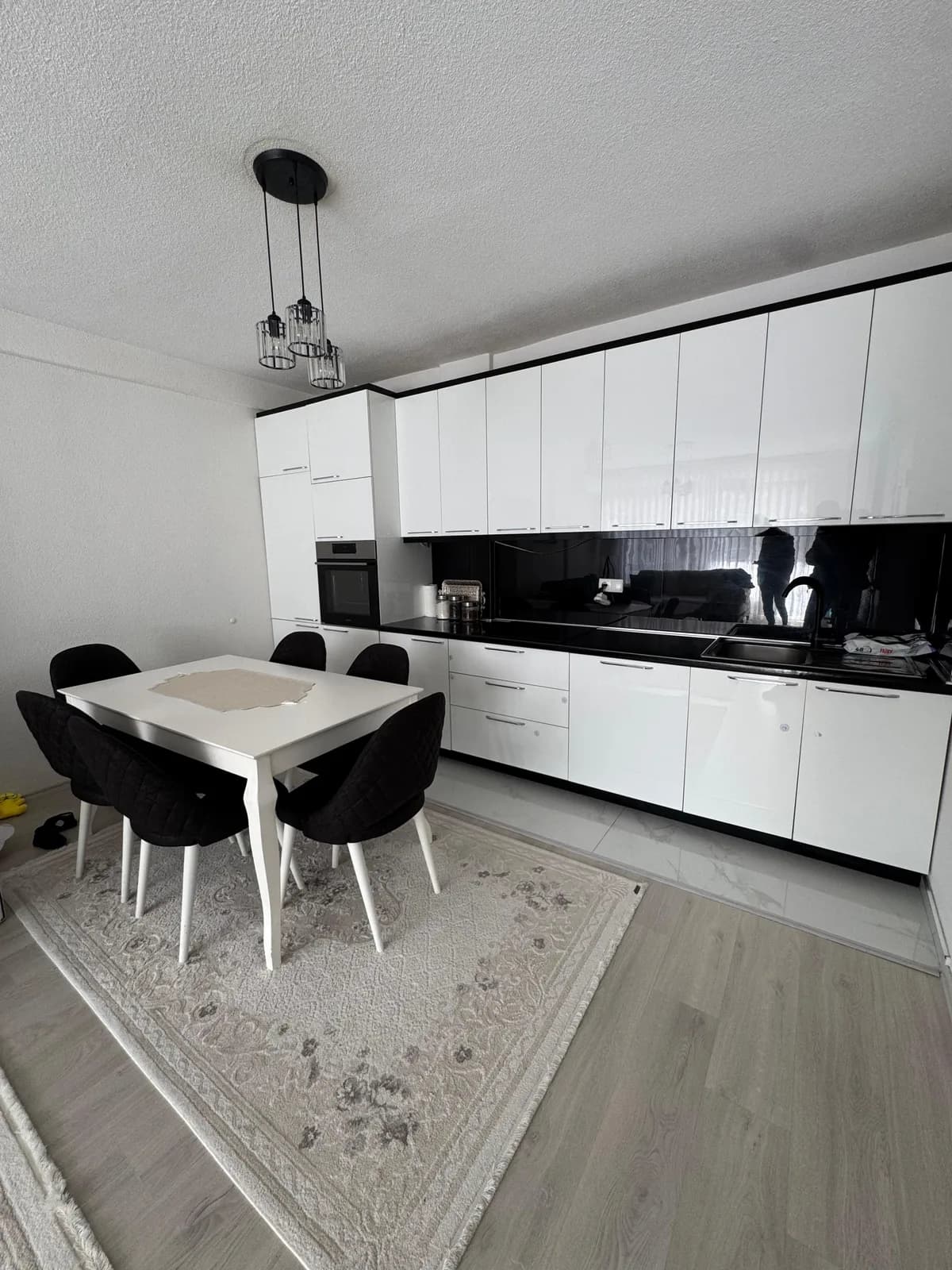 Shitet banesë 85 m², e mobiluar — foto 2 nga 10
