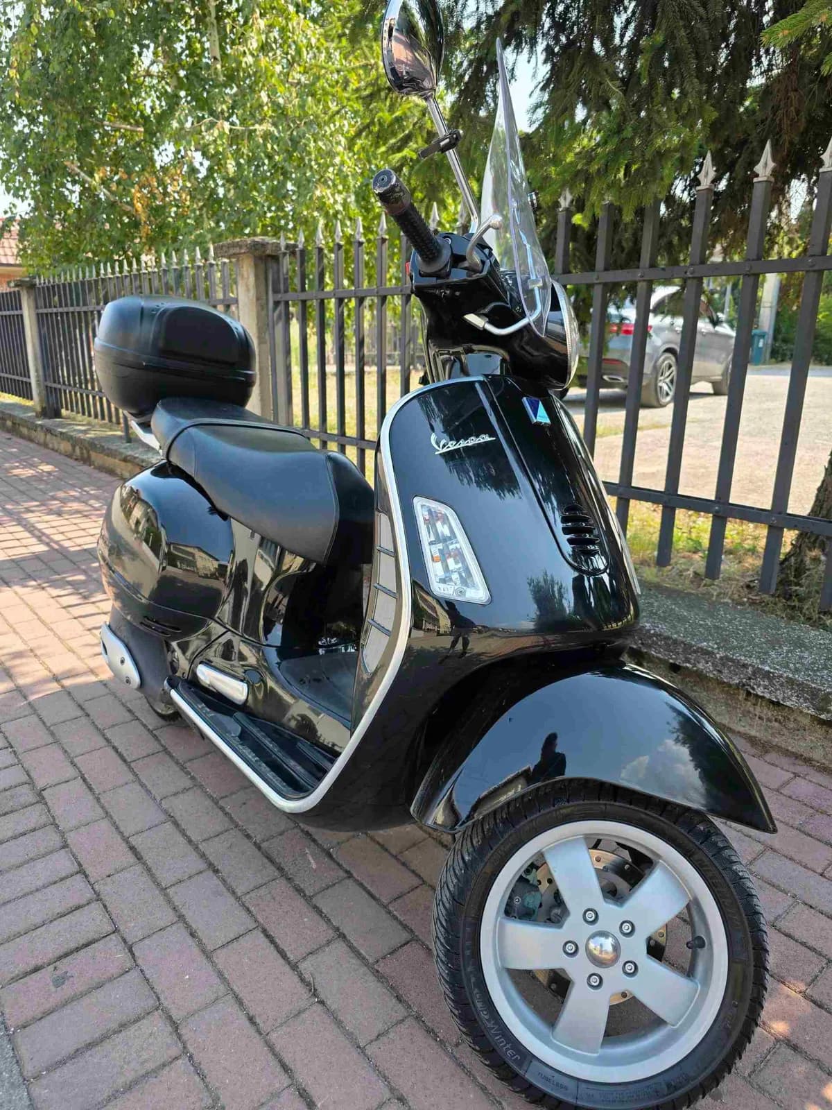 Vespa GTS 125 — foto 1 nga 4