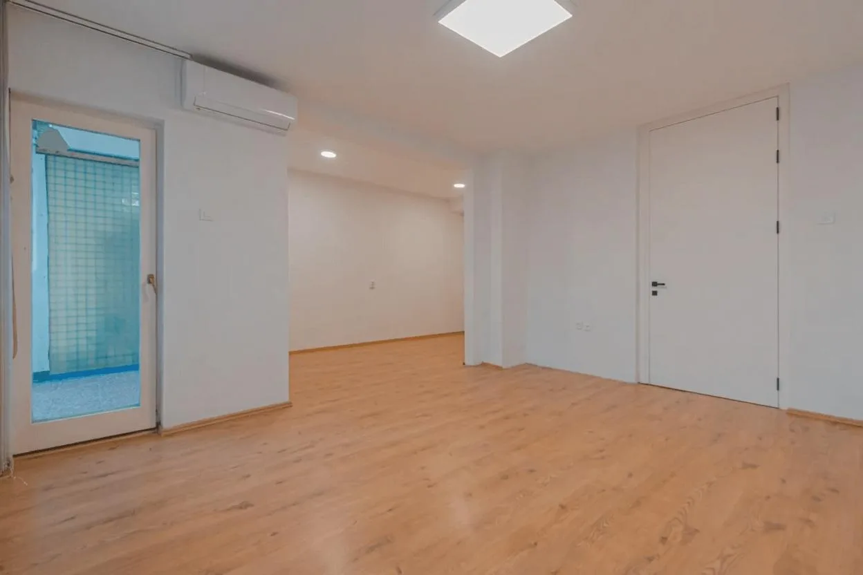 Zyrë 65 m² me qira në Ulpianë — foto 2 nga 7
