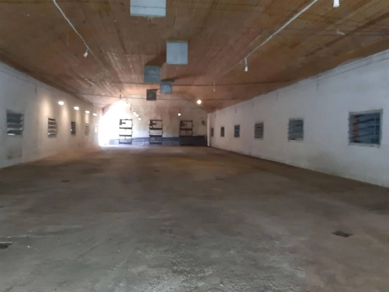 Lëshoj lokalin 240 m2 me qira, në Kolovicë, Prishtinë — foto 2 nga 3