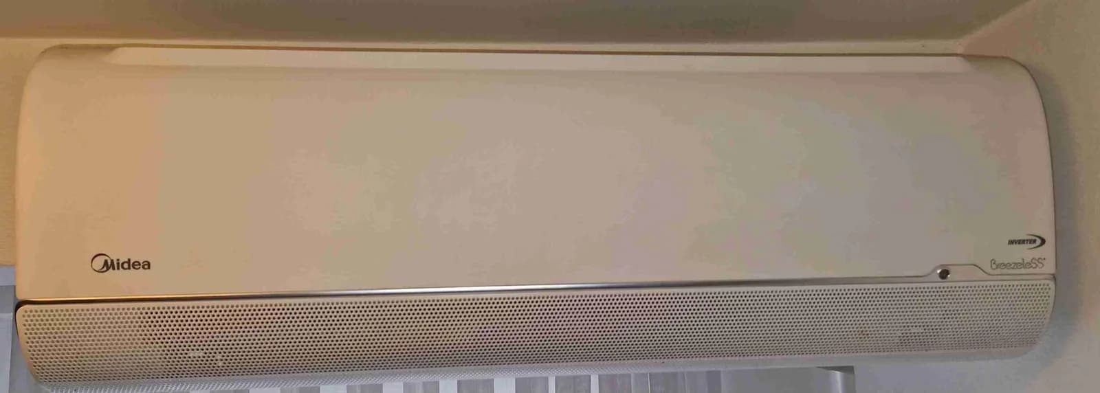 Klimë Midea Breezeless+ — foto 1 nga 3