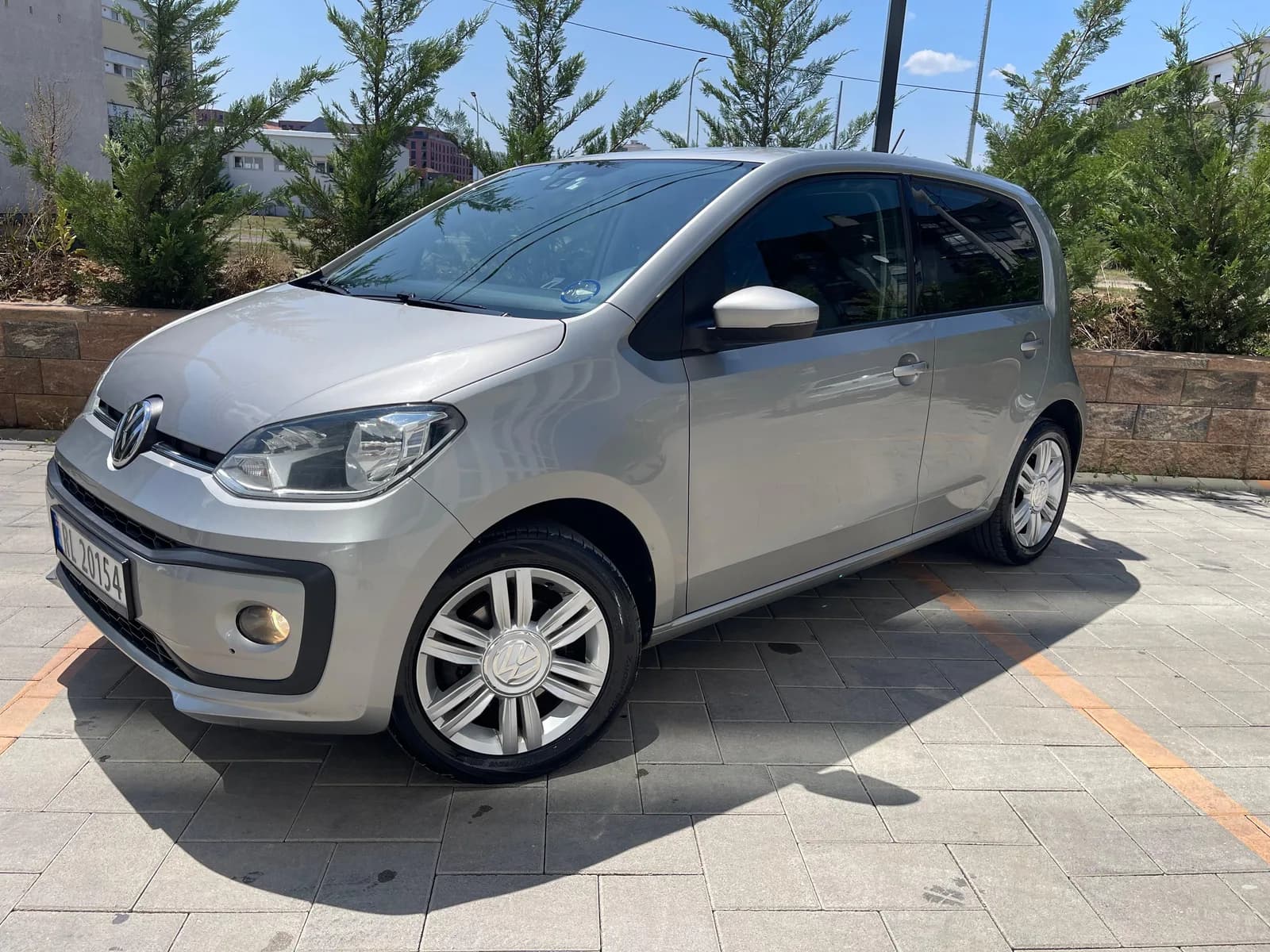VW Up! 1.0 benzinë — foto 1 nga 11