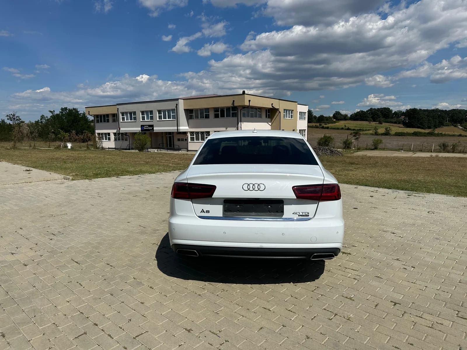 Audi A6 40 TDI Quattro, Viti 2016 — foto 2 nga 12