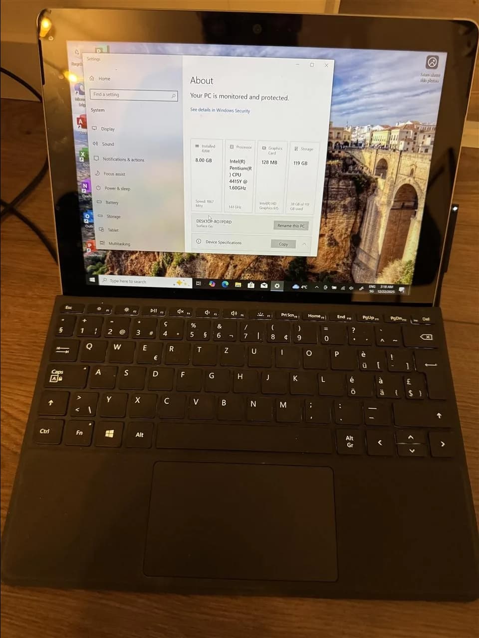 Microsoft Surface Go, 1.6 GHz, 8 GB, 128 GB — foto 1 nga 3