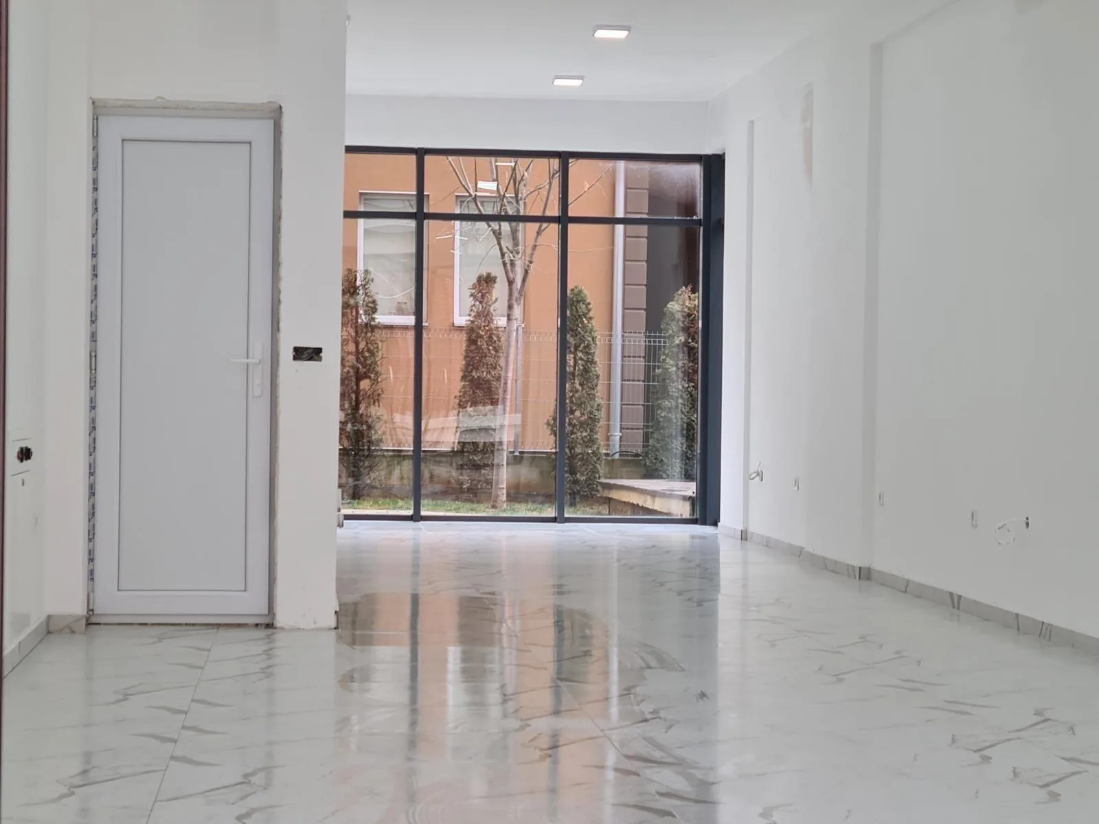 Lokal modern 78 m² me qira në Rrugën Jakov Xoxa, afër Rrugës B në Prishtinë — foto 2 nga 7