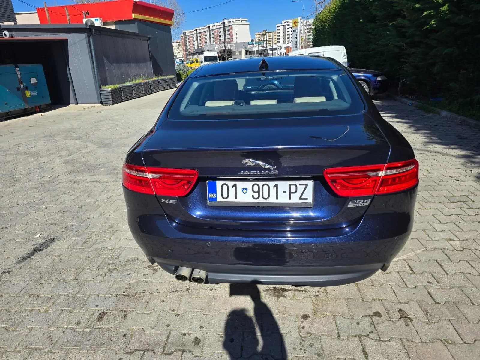 Jaguar XE 2017 2.0 AWD, 180 PS, naftë — foto 2 nga 12