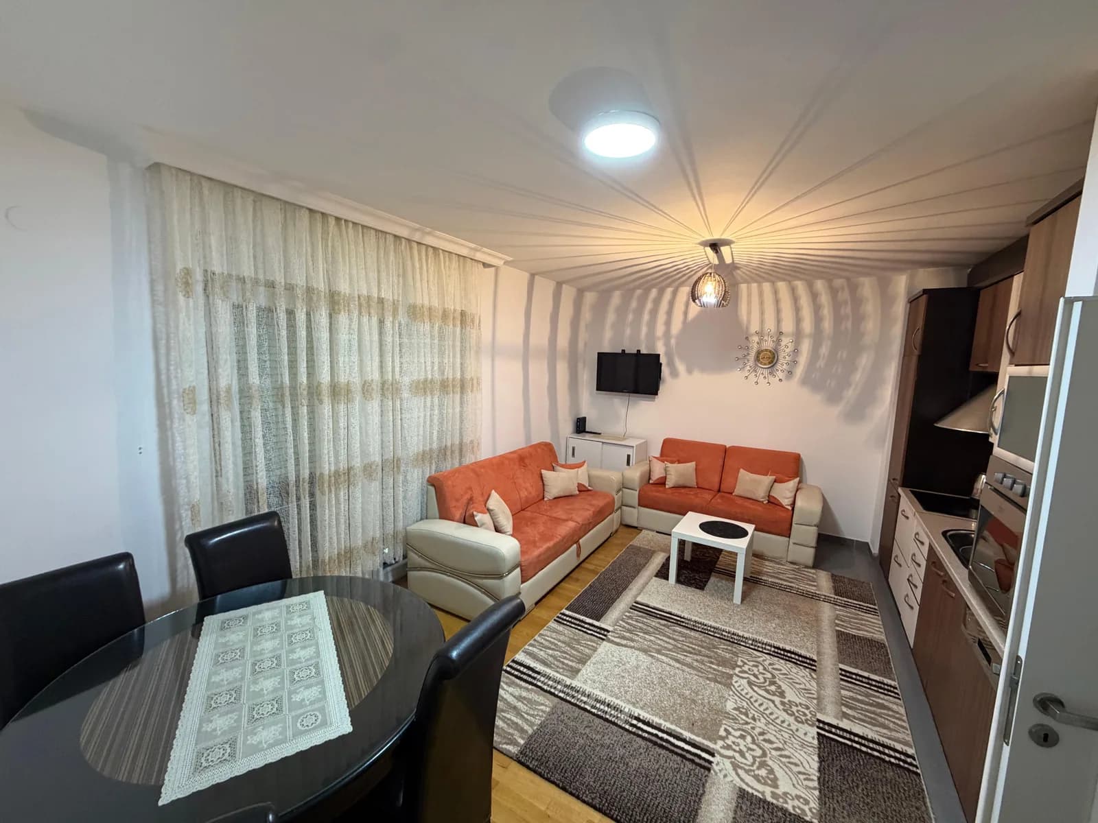 Jepet me qira banesë 63.5 m² – Prishtina Stars, Emshir — foto 1 nga 4
