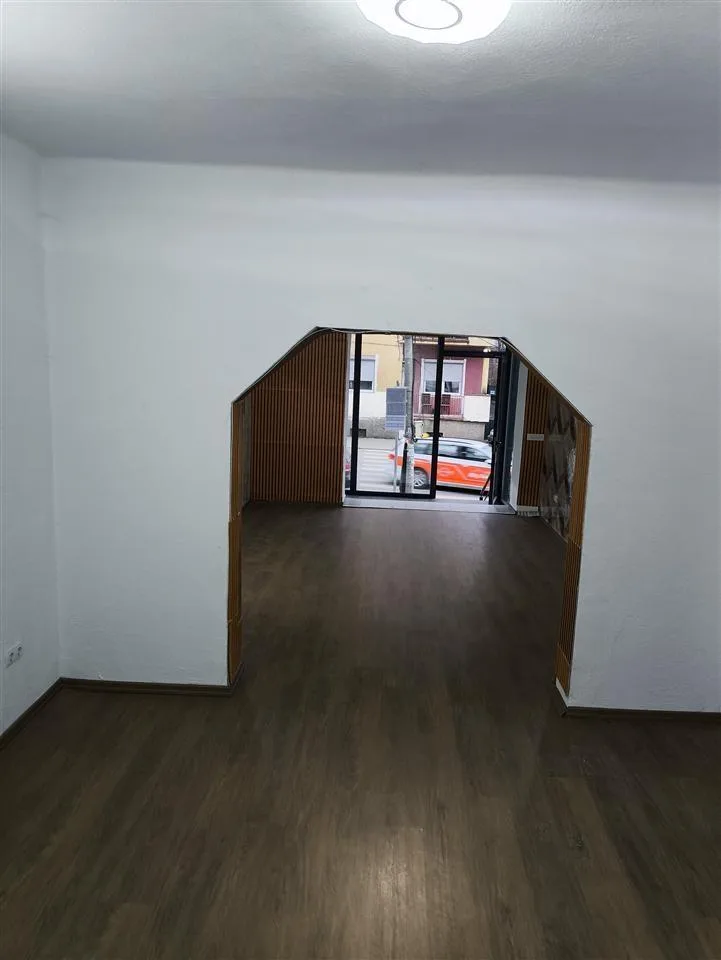 Lokal 50 m² me qira në Vushtrri — foto 2 nga 10