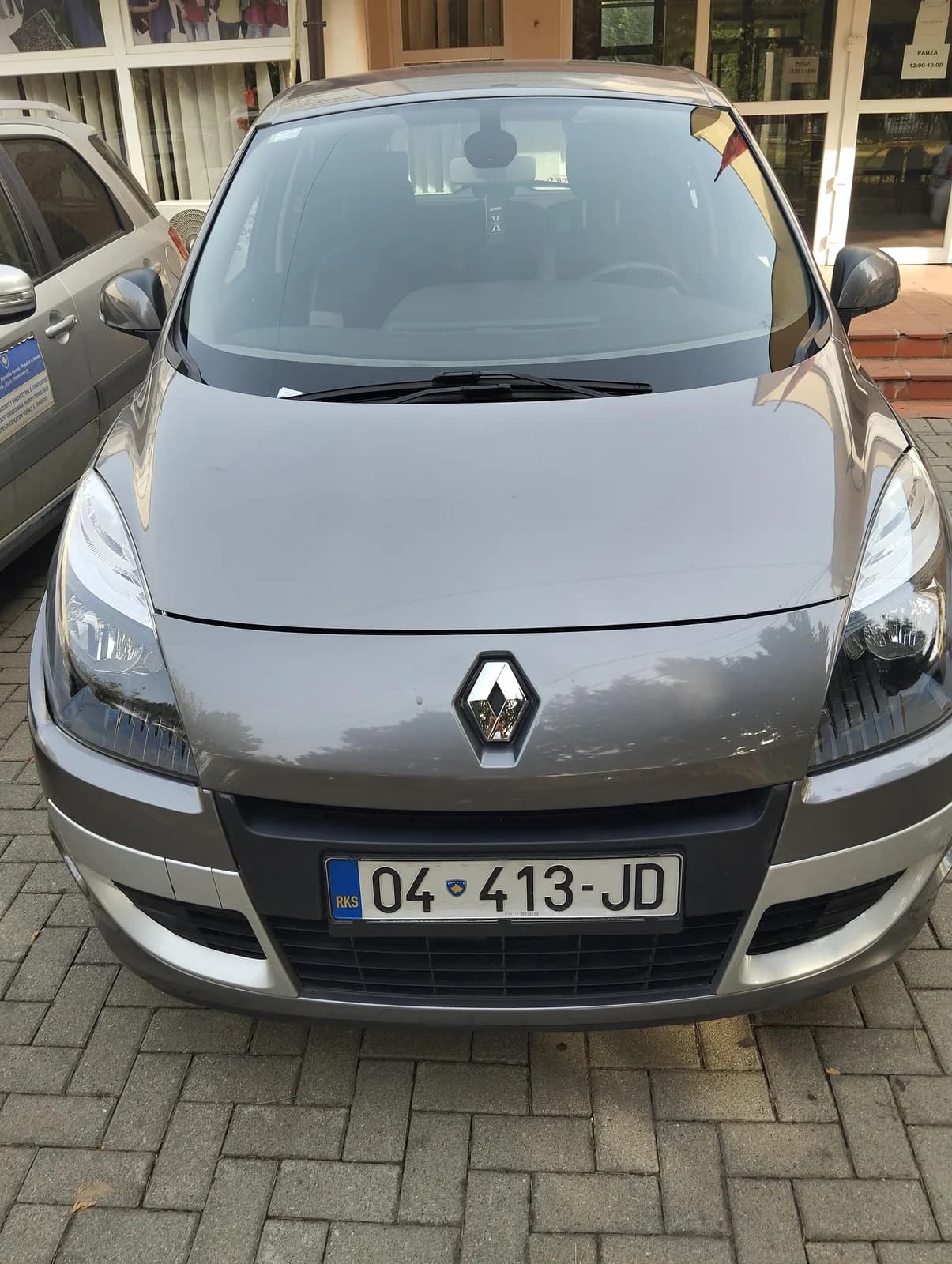 Renault Scenic 1.5 Naftë — foto 2 nga 6