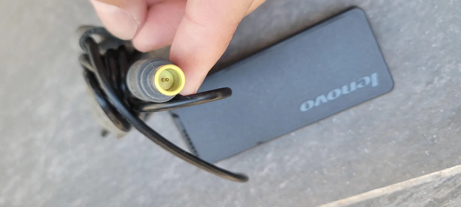 Shitet adapter 65W 20V dhe bateri 10.8V 4100mAh Lenovo — foto 1 nga 9