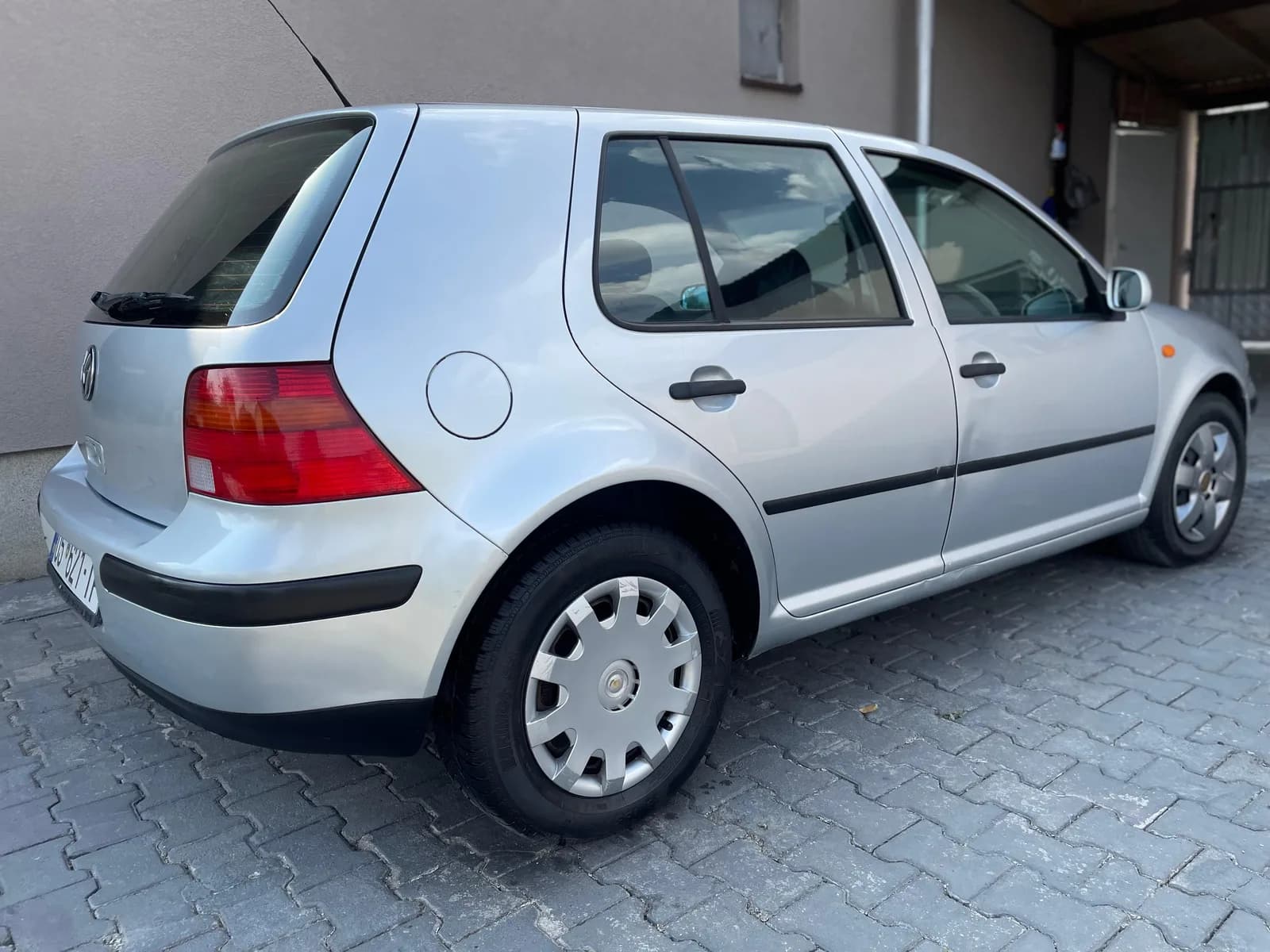Golf 4 1.9 TDI, Naftë, Viti 2003 — foto 2 nga 5