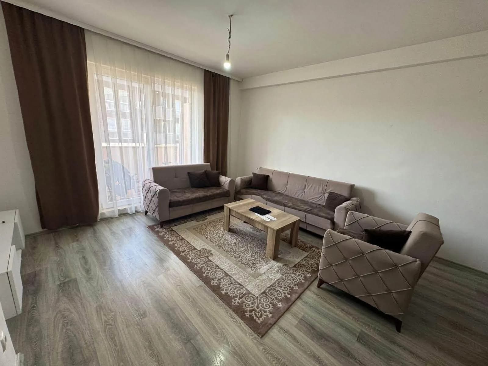 Banesë me qira, 2 dhoma në Fushë Kosovë — foto 1 nga 6