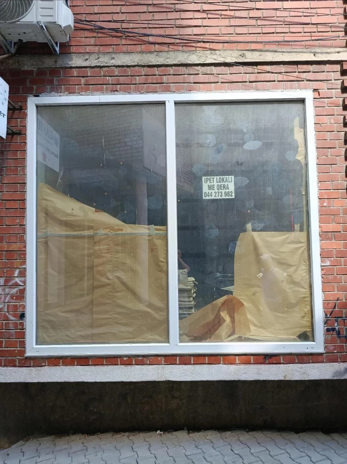 Lokal 122 m2 me qira në qendër të Ferizajit — foto 2 nga 8