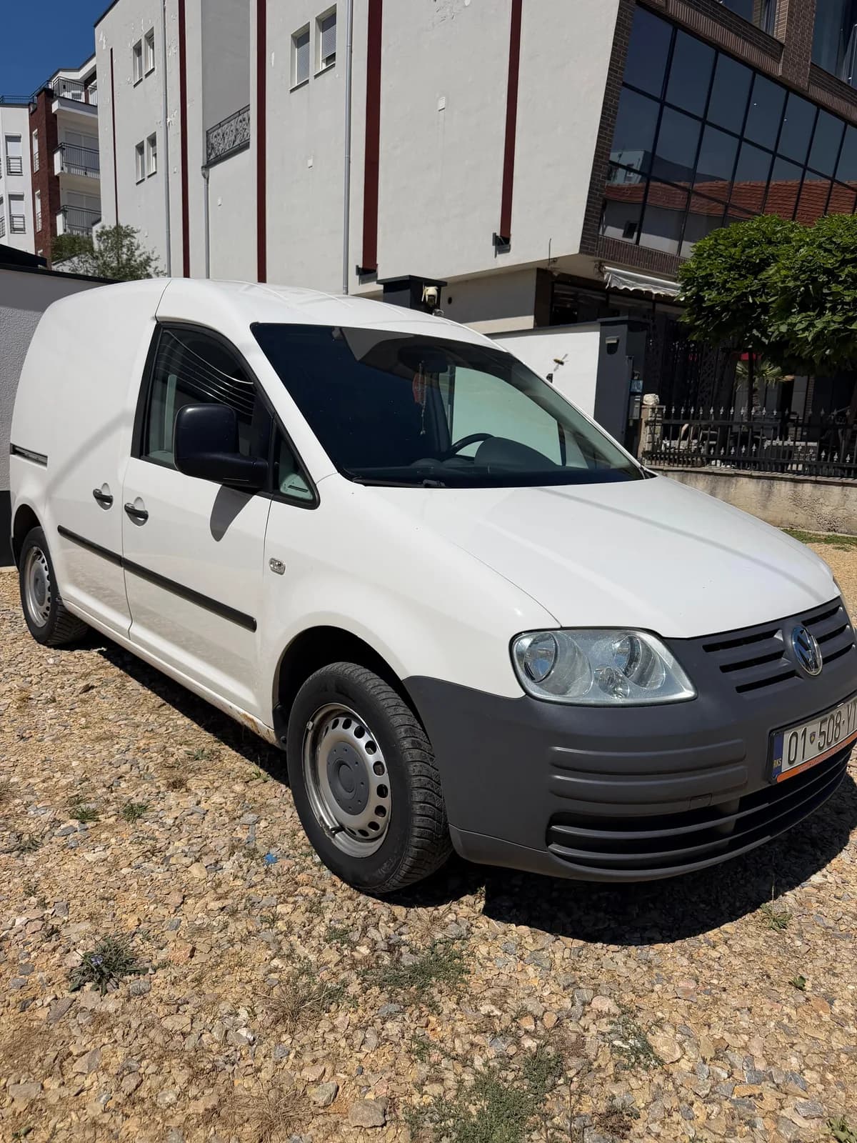 VW Caddy 2.0 SDI, regjistrimi i parë në RKS, me klimë — foto 1 nga 10