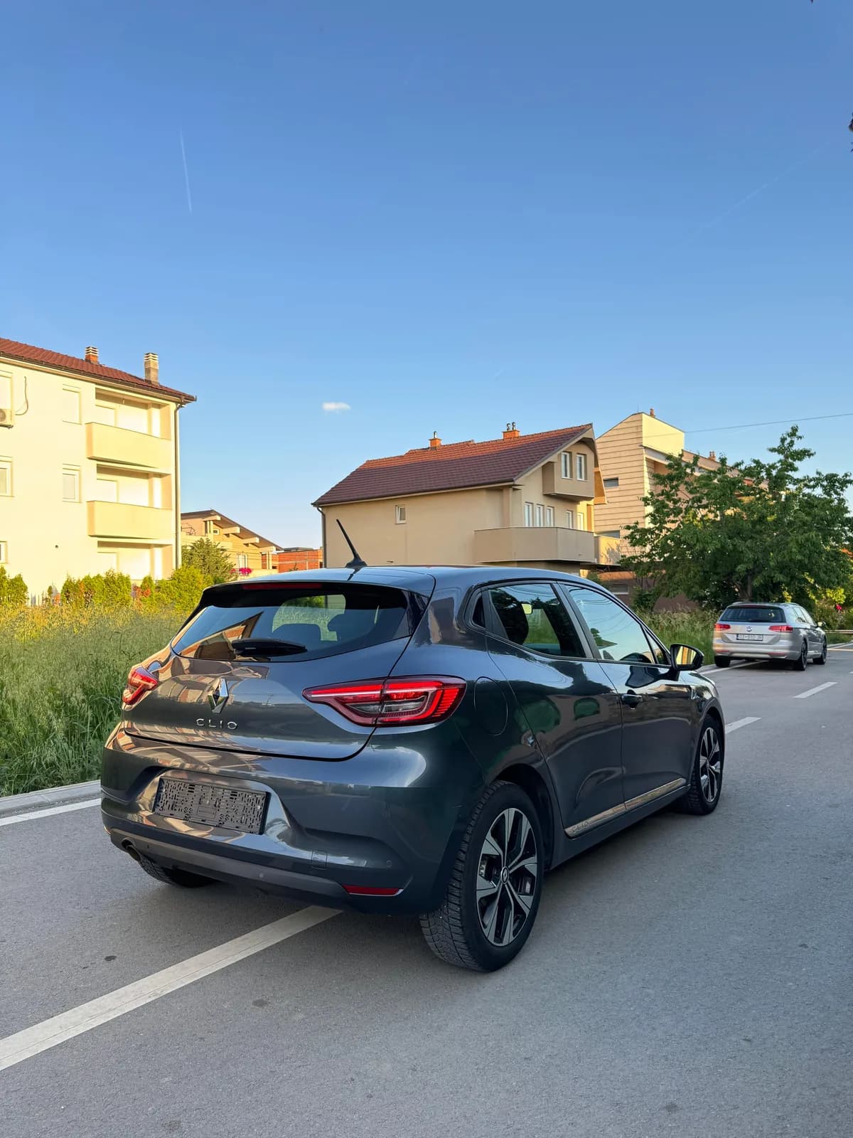 Renault Clio Limited 2022, Automatik — foto 2 nga 11