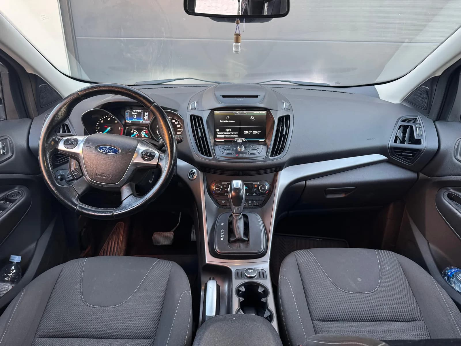 Ford Kuga 2.0, Viti 2016 — foto 2 nga 4