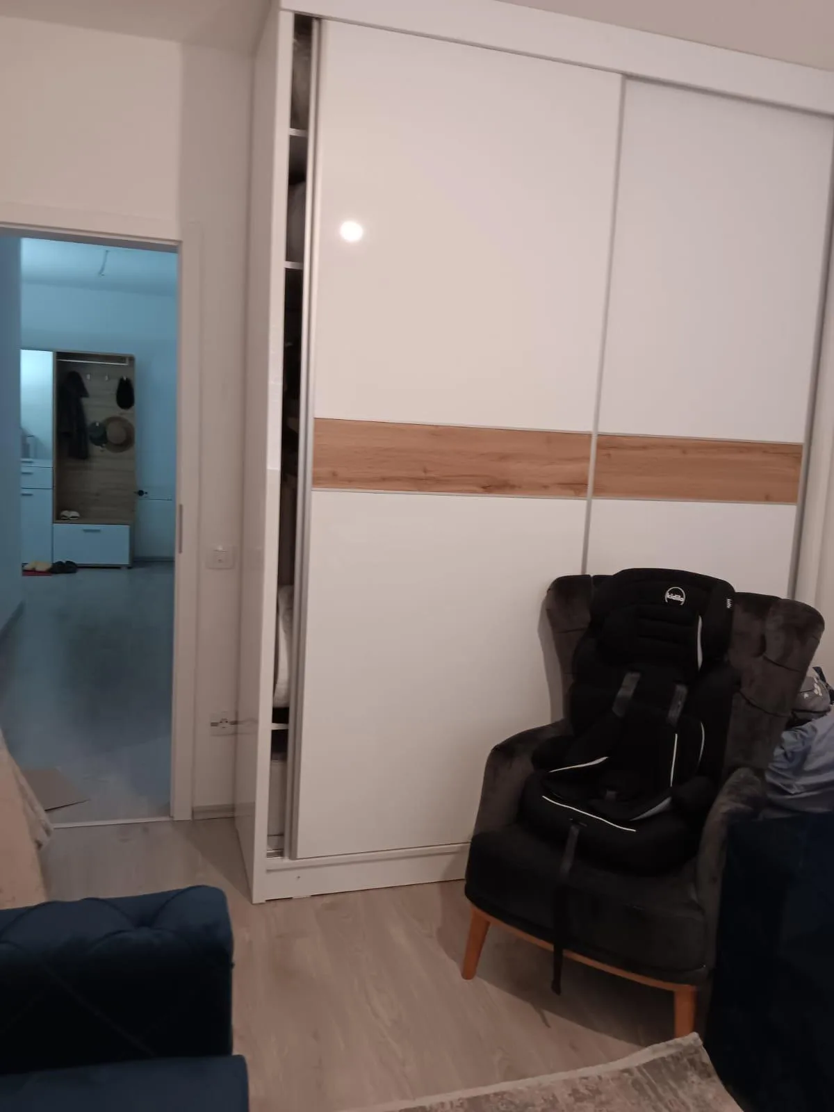 Shitet banesë në Fushë Kosovë me dy dhoma gjumi — foto 1 nga 5