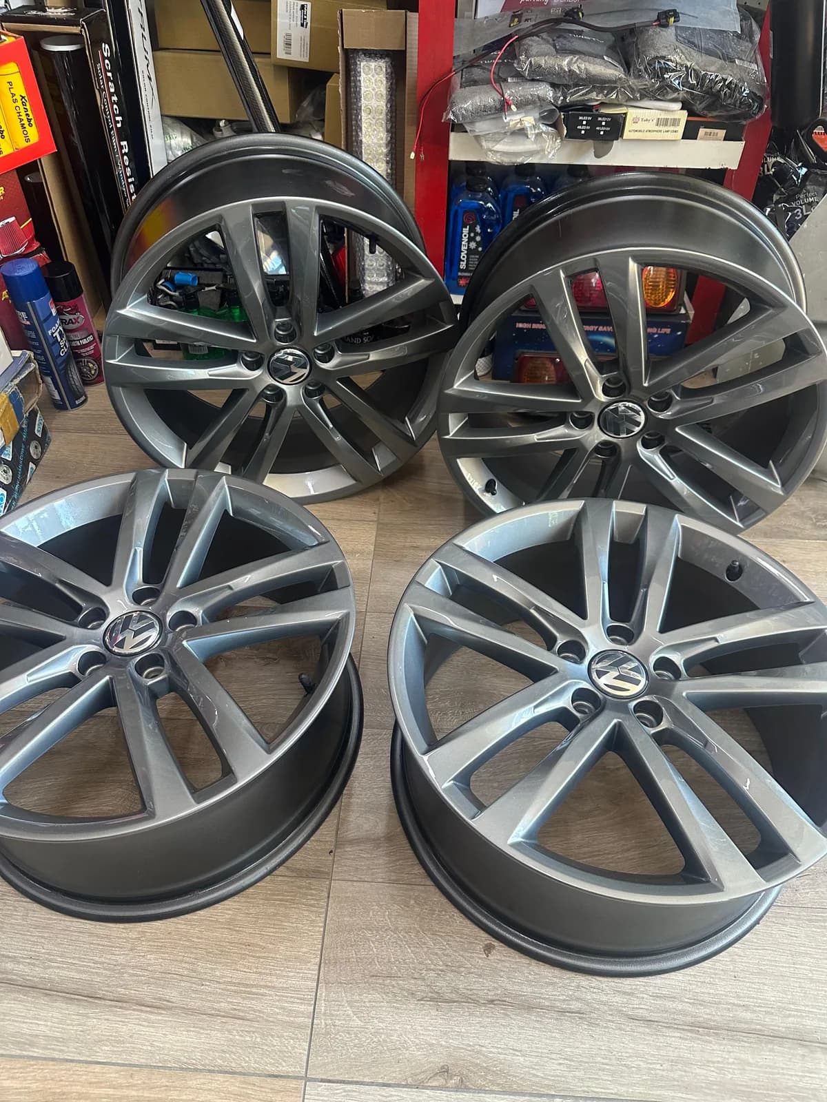 Disqe alumini 19 R-Line — foto 1 nga 3