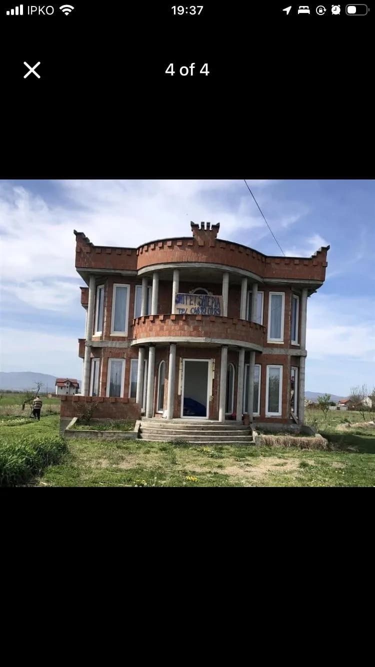 Shtëpi 2-katëshe me 50 ari truall në Kojskë, Lipjan — foto 1 nga 4