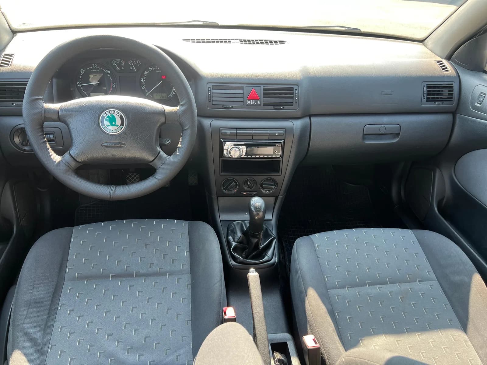 Skoda Octavia 1.9 TDI, Viti 2009 — foto 2 nga 8