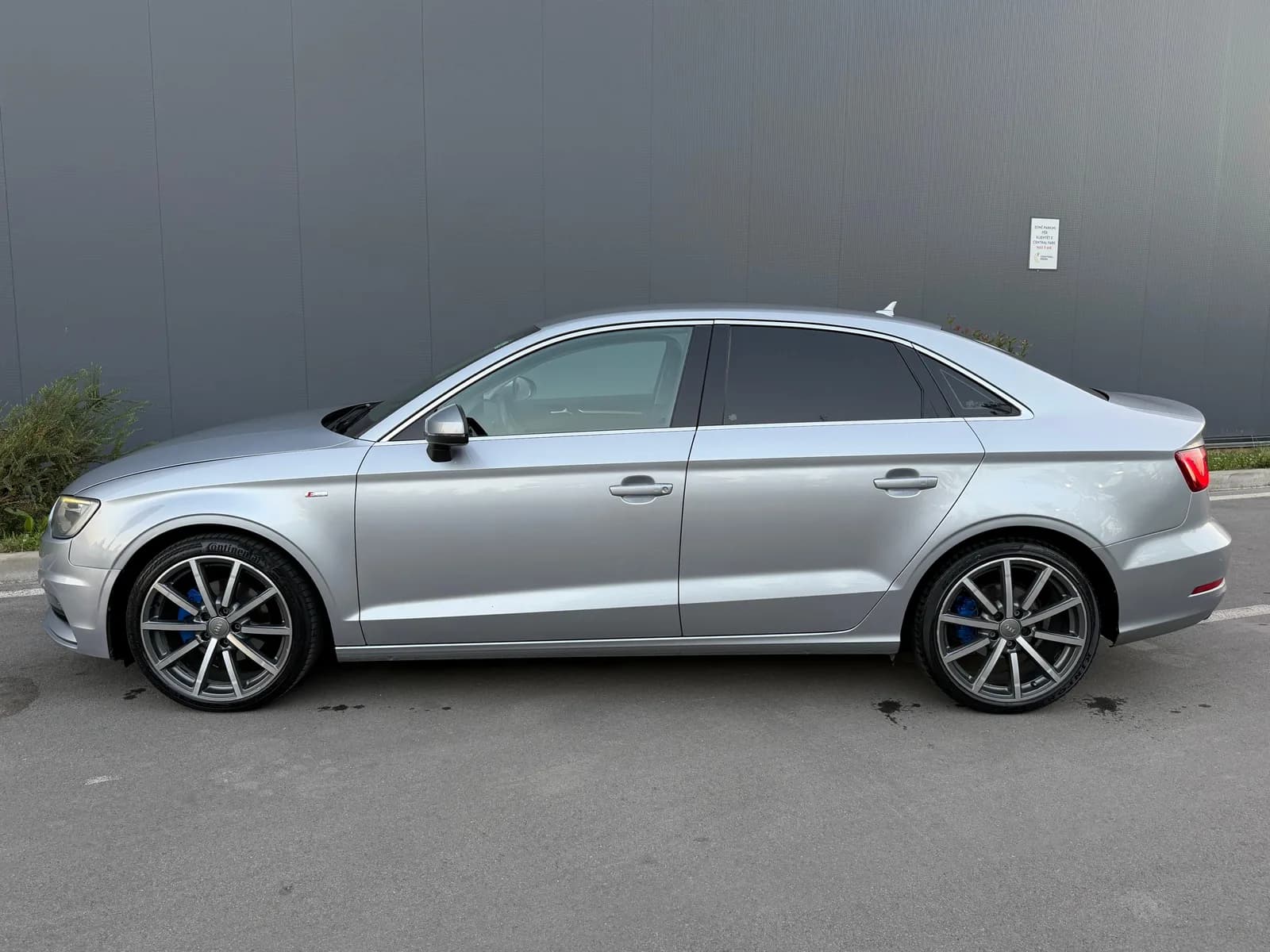 Audi A3 2.0 TDI, 150 PS, S-Line — foto 2 nga 10