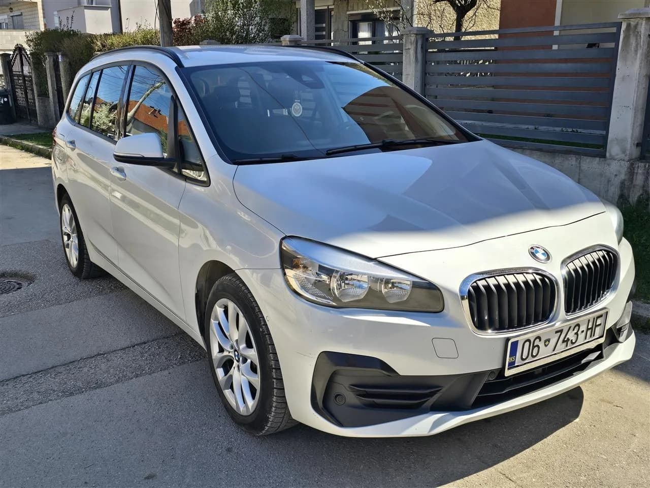 BMW 218 Gran Tourer xDrive 2.0, viti 2018 — foto 1 nga 12