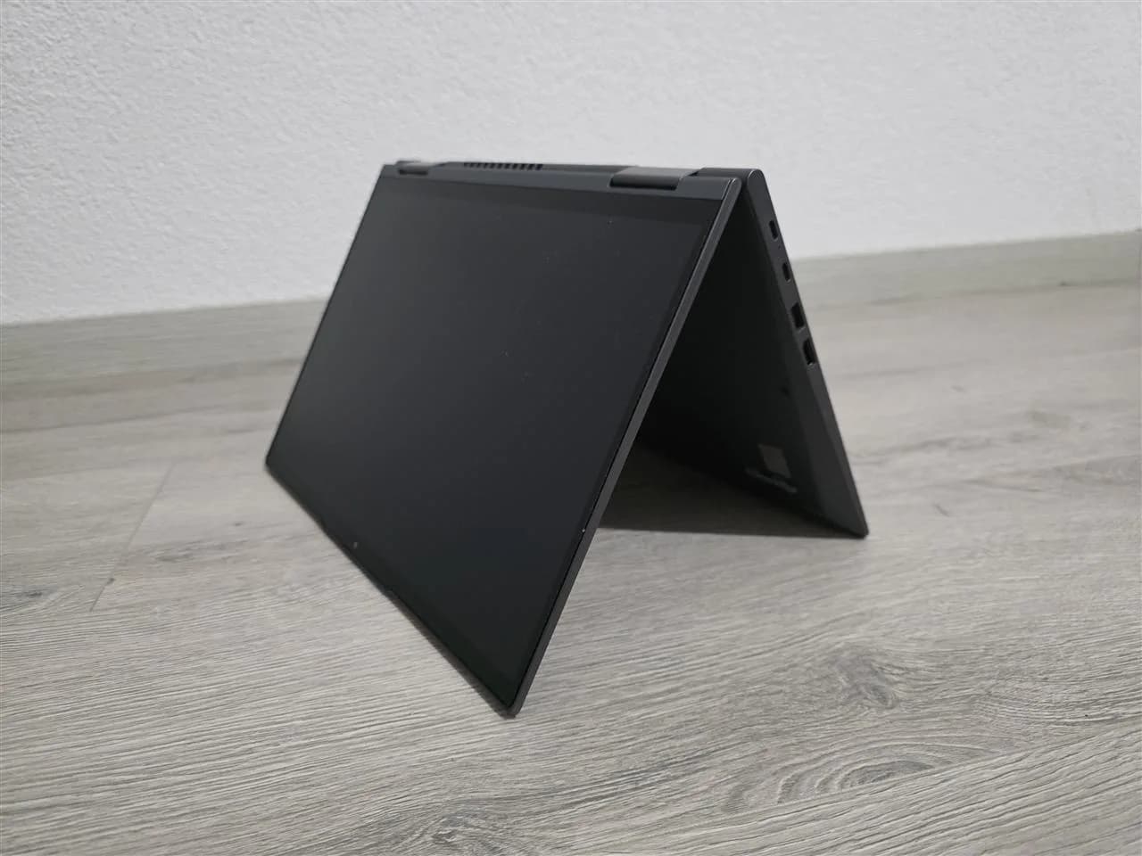 Lenovo ThinkPad X1 Yoga G8 14" 2-në-1, i5-1345U, 32 GB RAM, 256 GB SSD NVMe — foto 1 nga 9