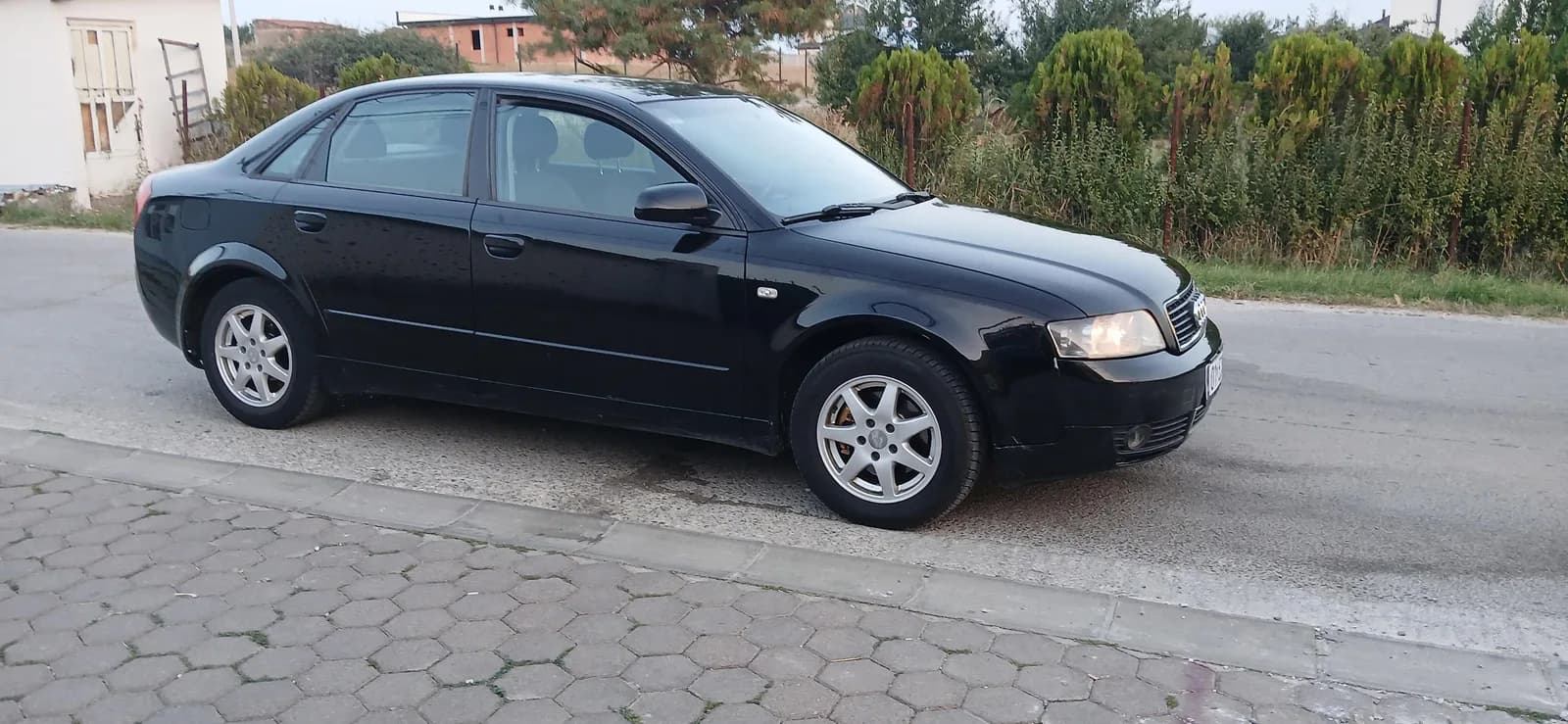 Audi A4 1.9 TDI, Manual, Viti 2001 — foto 2 nga 7