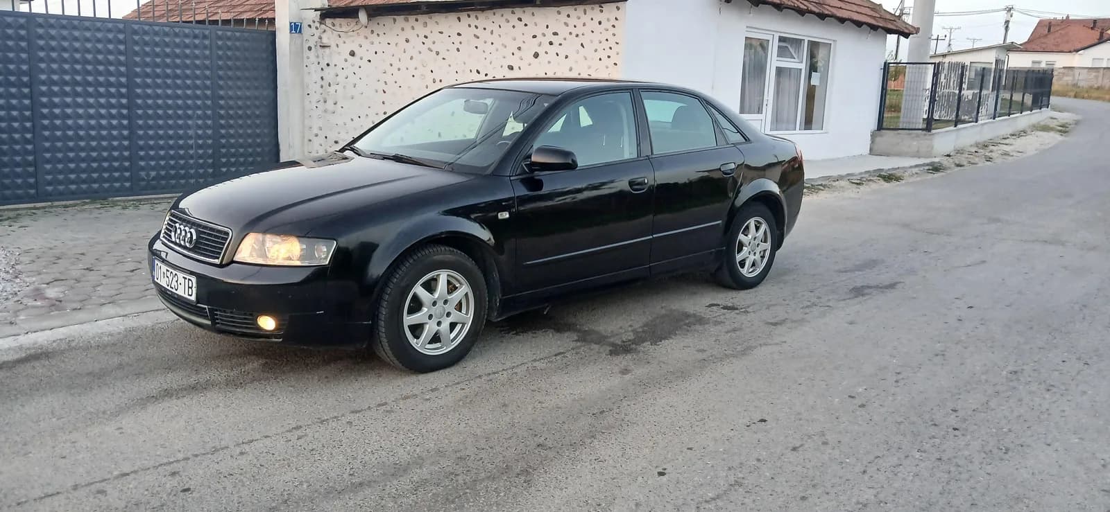 Audi A4 1.9 TDI, Manual, Viti 2001 — foto 1 nga 7