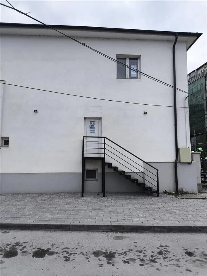 Banesë 47 m² me qira — foto 2 nga 10