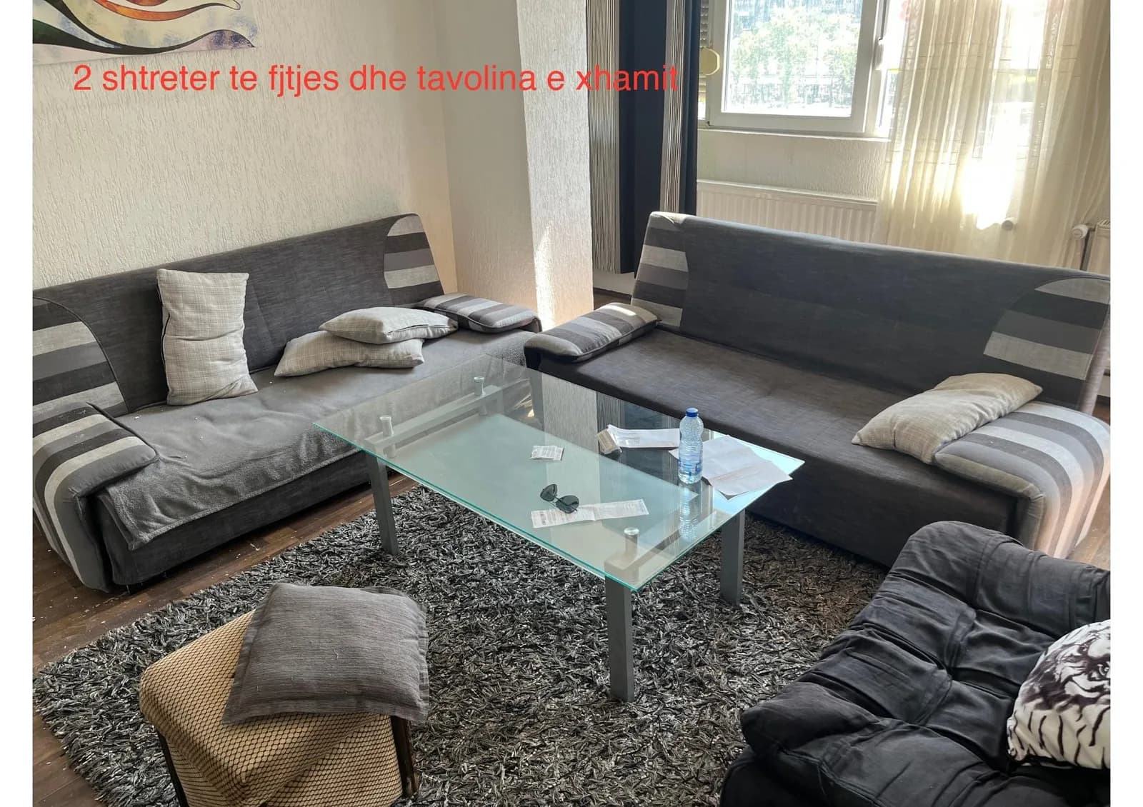 Shiten orendi shtëpiake dhe pajisje elektro-shtëpiake — foto 1 nga 9