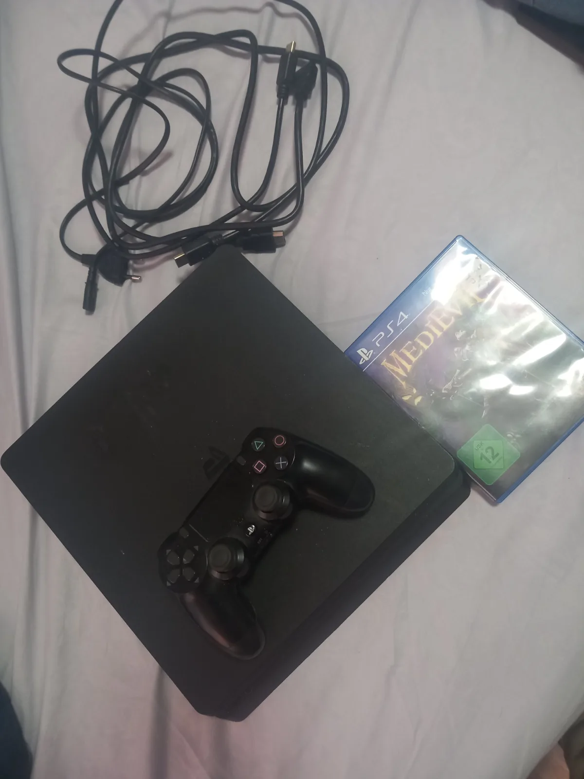Playstation ps4 — foto 2 nga 3