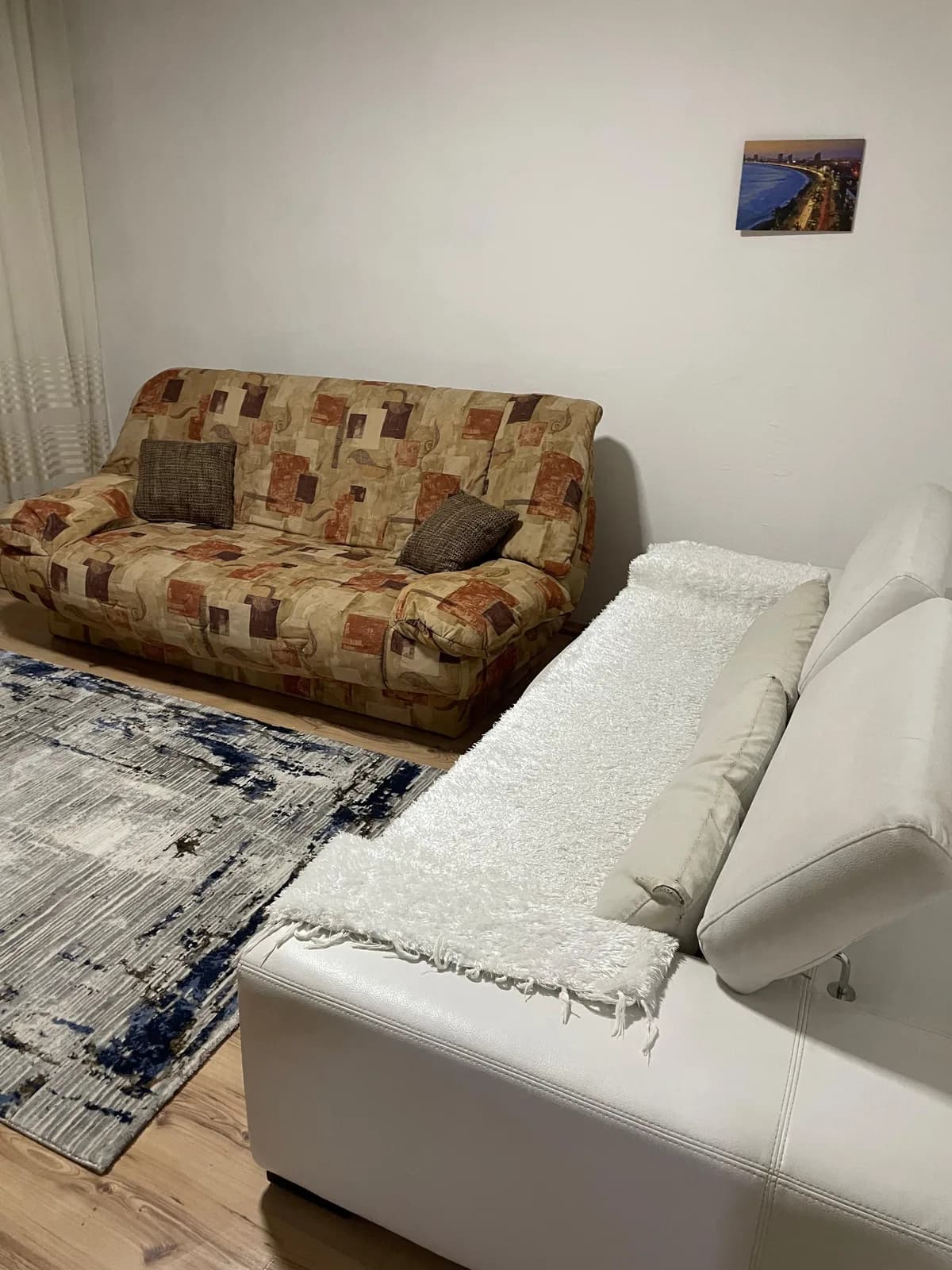 Shtëpi me qira, kati 1 — foto 1 nga 4