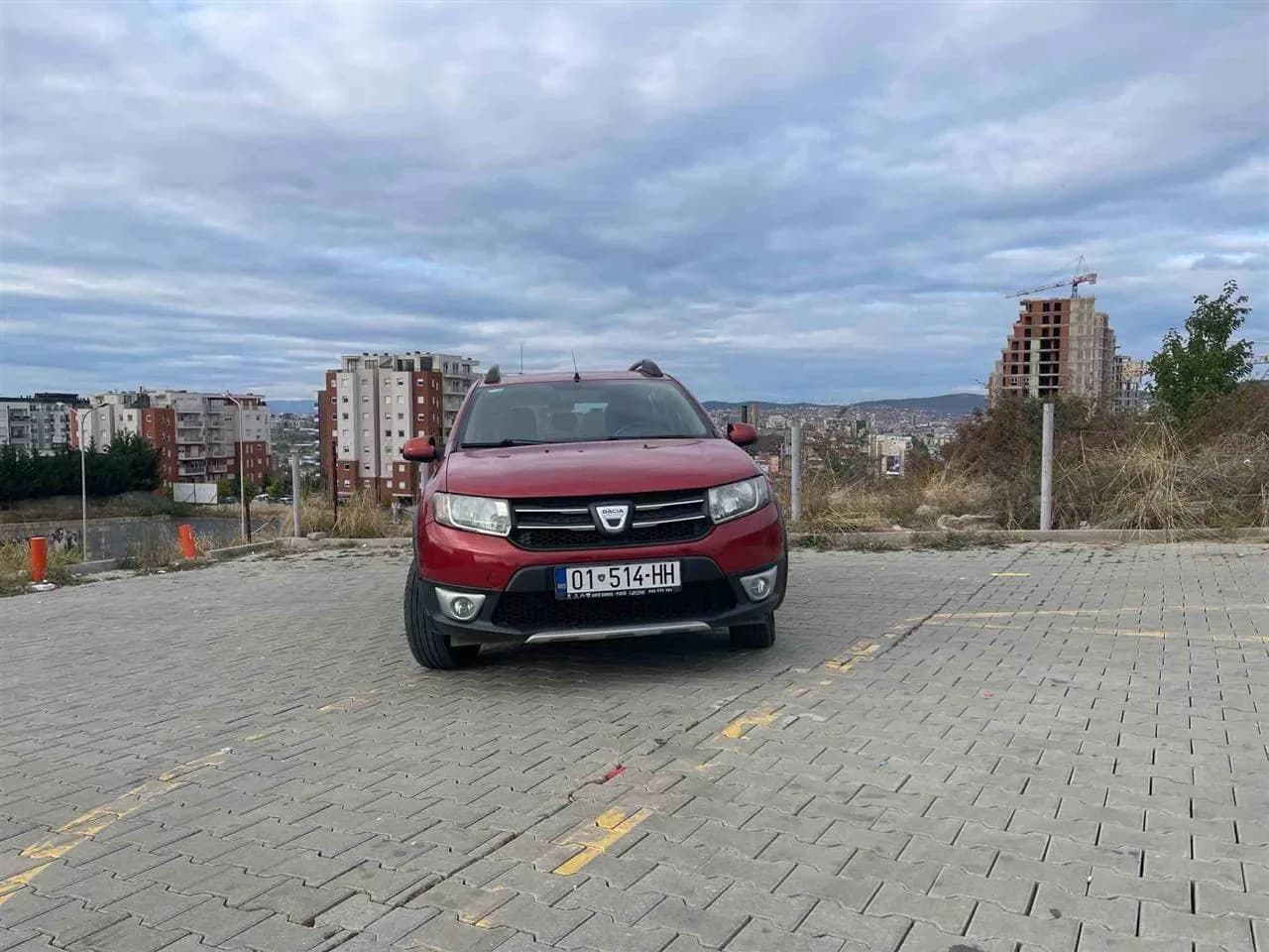 Dacia Sandero 1.0 — foto 1 nga 4