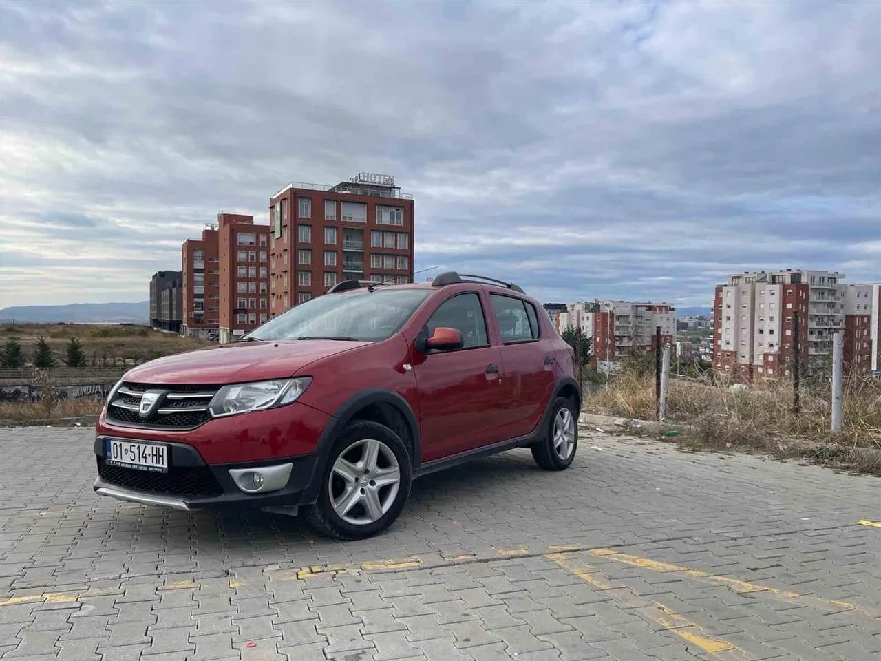 Dacia Sandero 1.0 — foto 2 nga 4