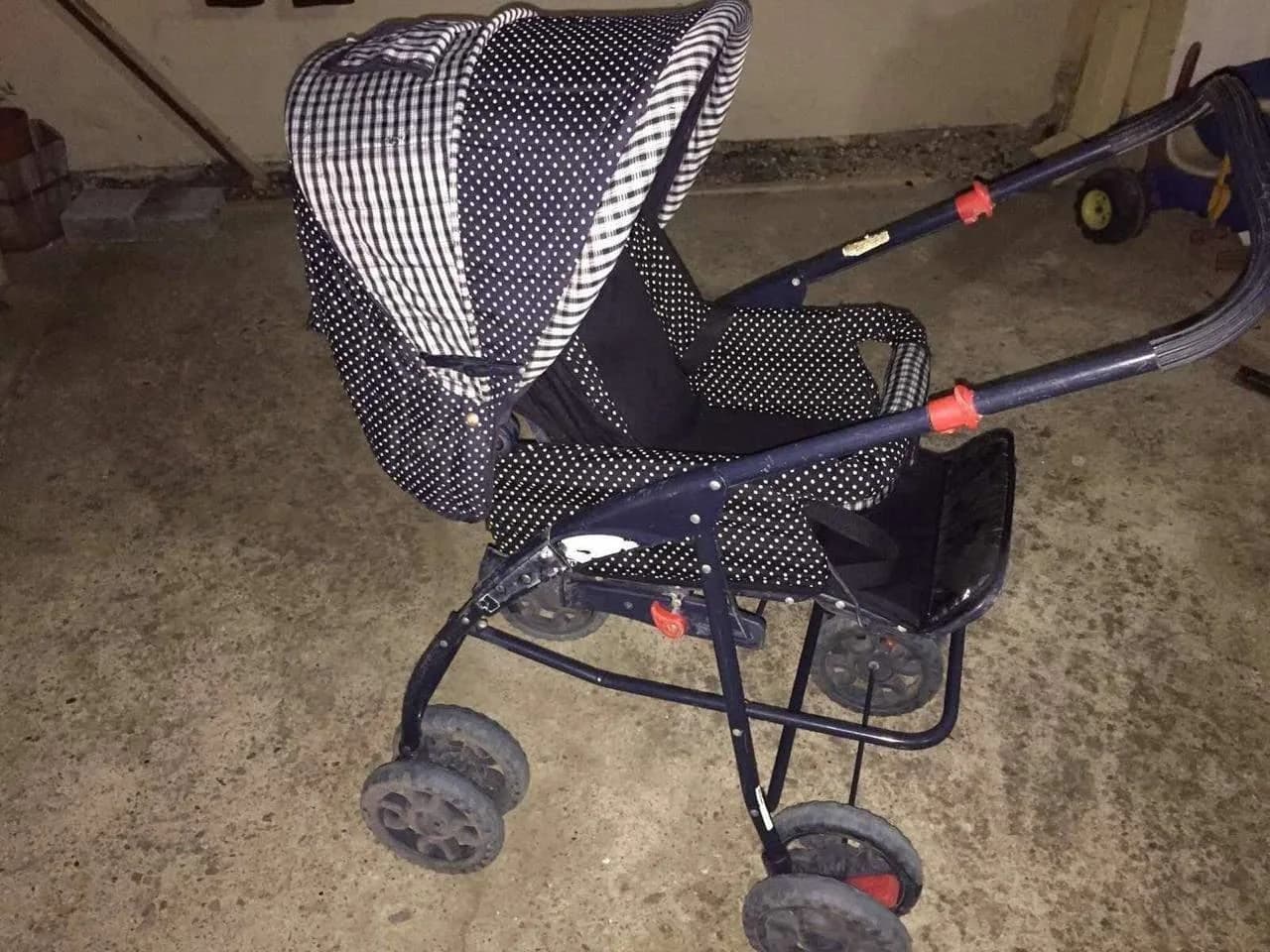 Karrocë dhe shtëpizë për fëmijë — foto 2 nga 4