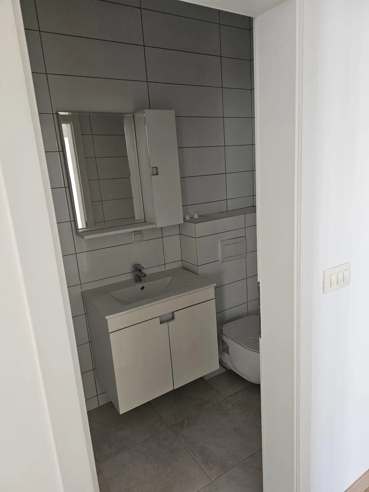 Banesë 84 m2 në shitje – Rruga C, Kompleksi Luledjelli 2 — foto 2 nga 9