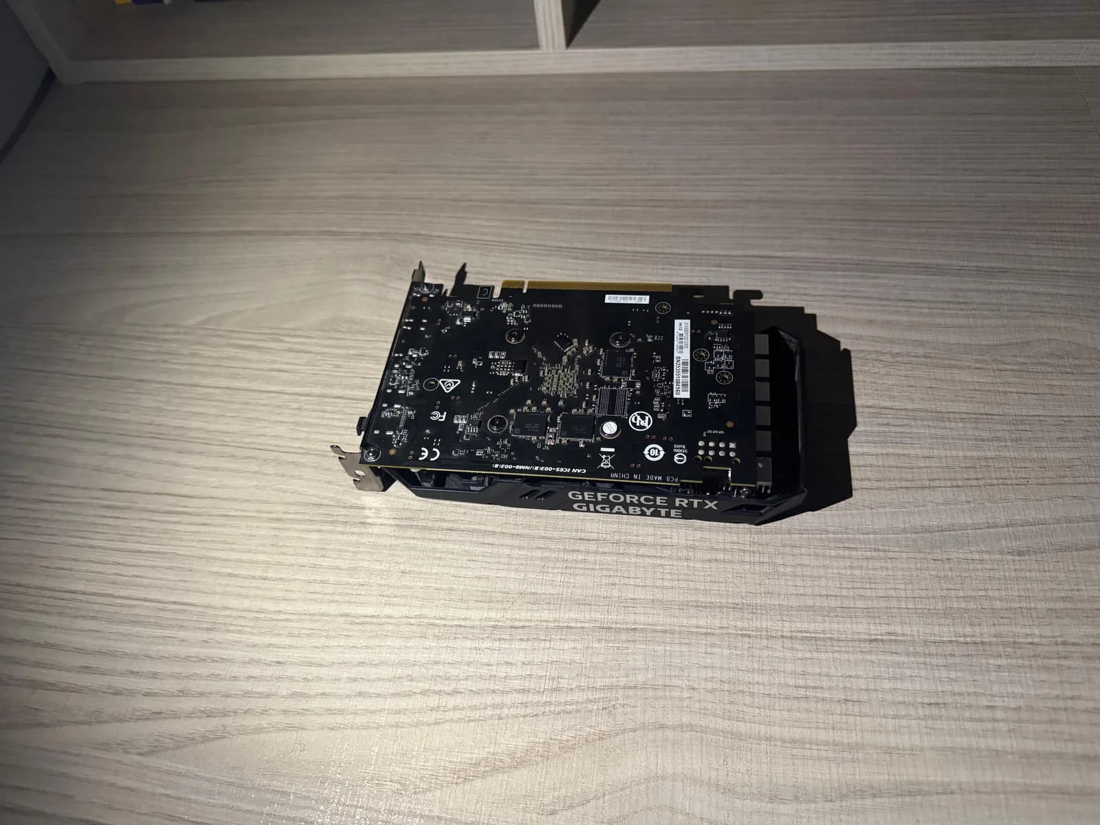 Gigabyte RTX 3050 6GB OC — foto 2 nga 5