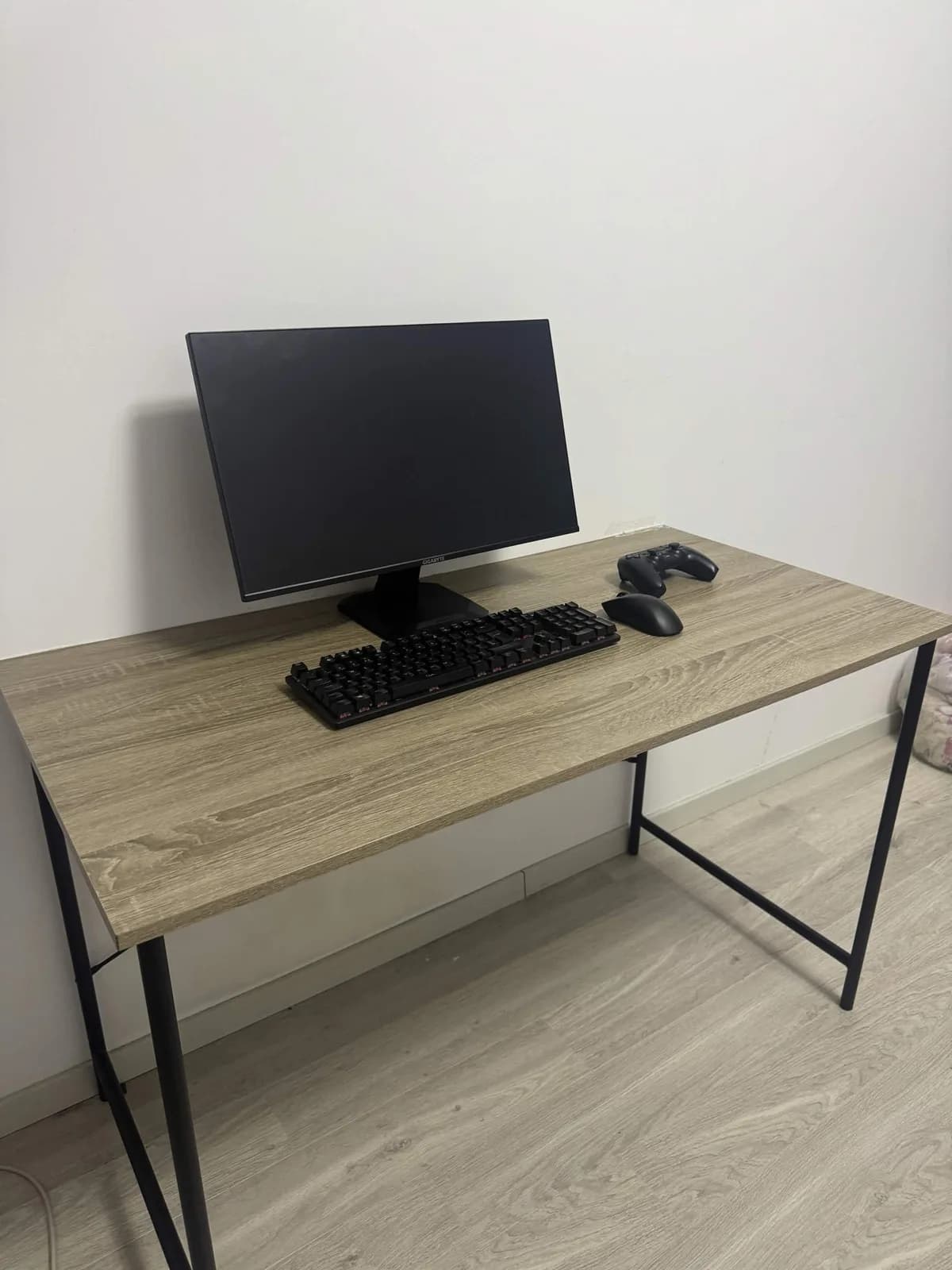 Tavolinë shkrimi VANDBORG, 60x120 cm, lis/zezë — foto 1 nga 2