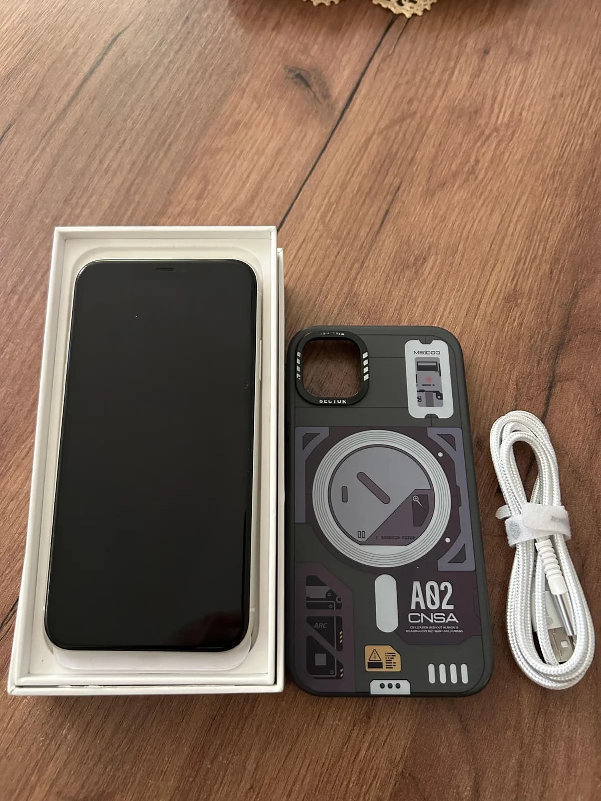 iPhone 11, 64 GB — foto 2 nga 7
