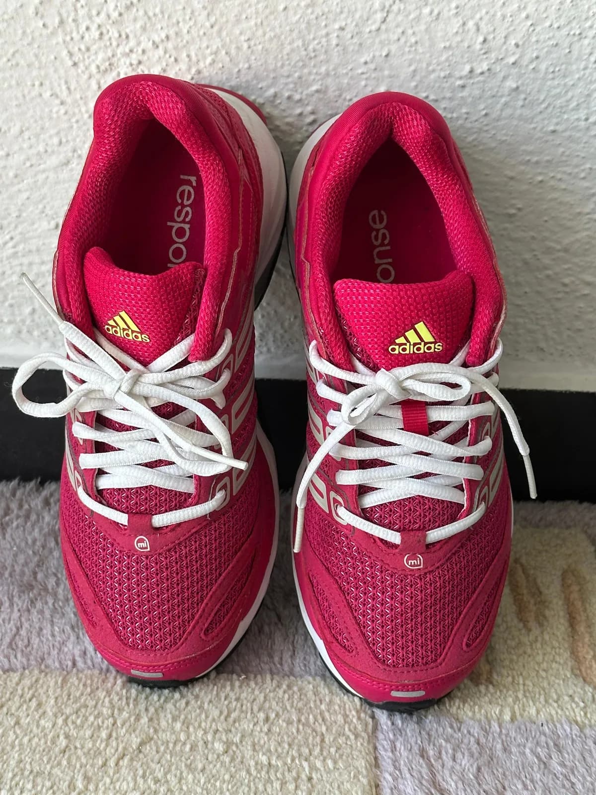 Patika Adidas — foto 1 nga 5