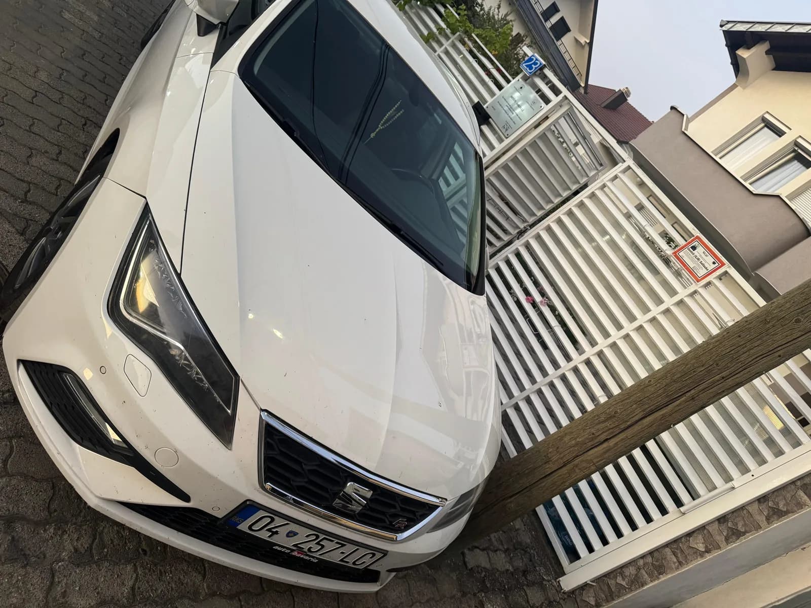 Seat Leon FR ST-Line karavan — foto 1 nga 6