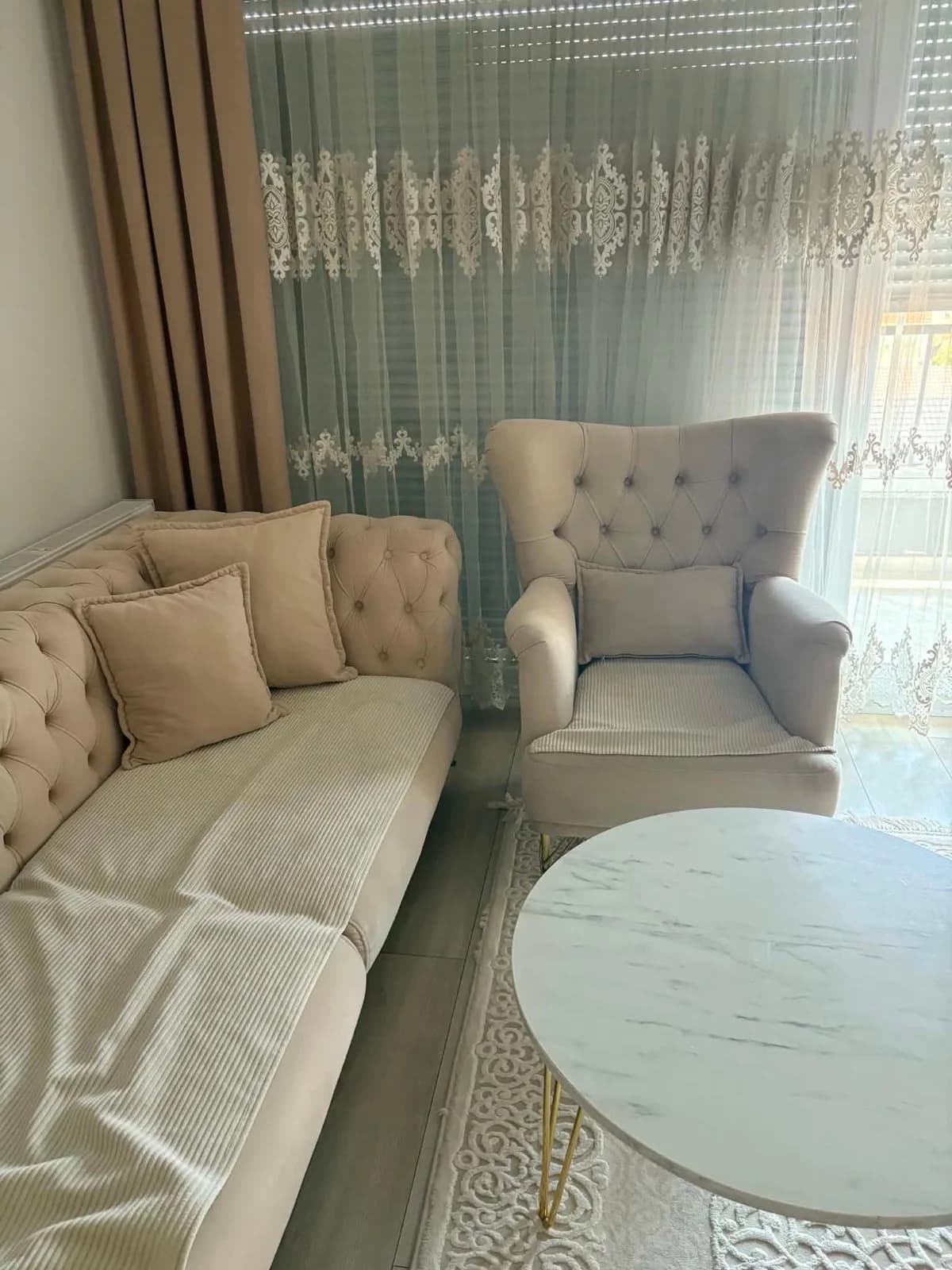 2 tresha, 1 fotele, në gjendje shumë të mirë — foto 1 nga 2