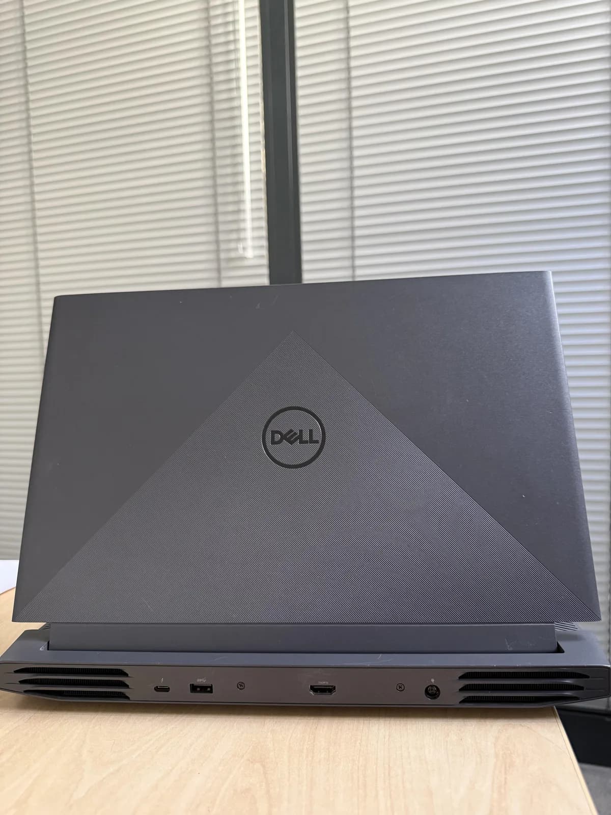 Dell G15 5511 — laptop gaming, i7 i gjeneratës së 11-të, RTX 3060, 32 GB RAM — foto 1 nga 5