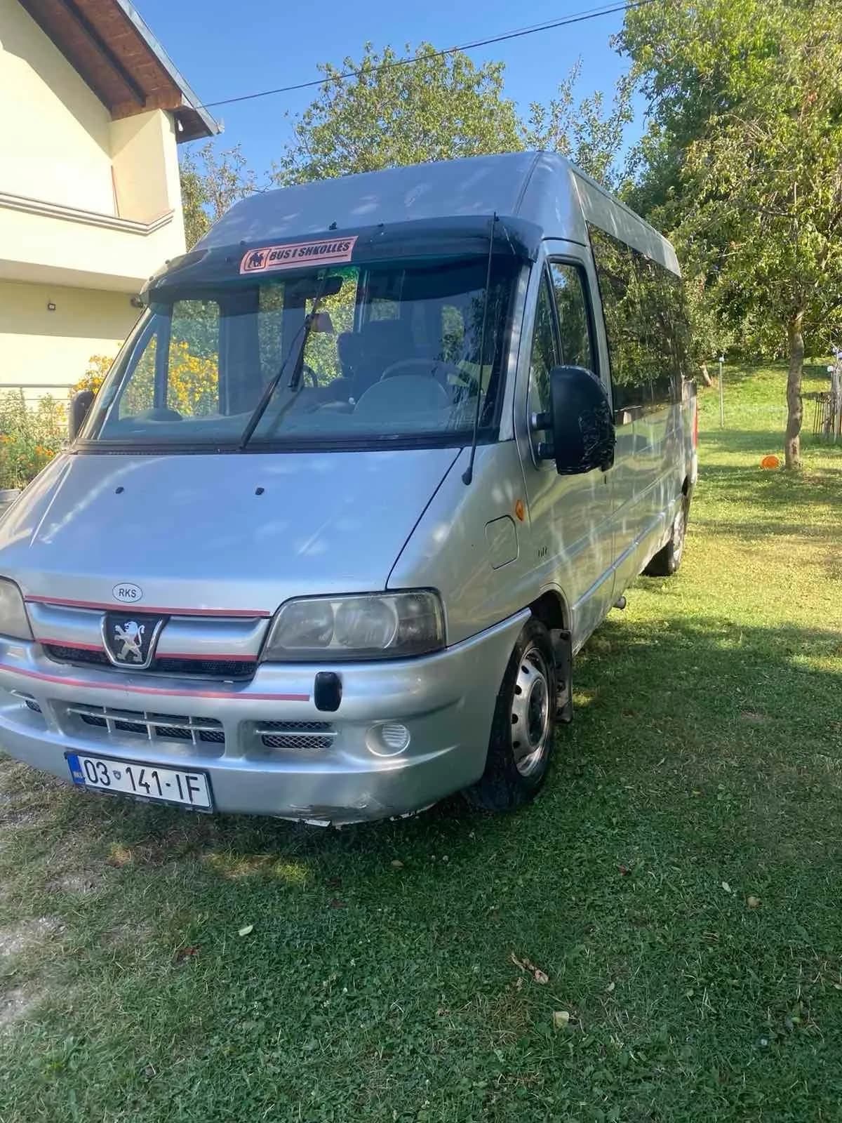 Peugeot Boxer Minibus 8+1 — foto 2 nga 4
